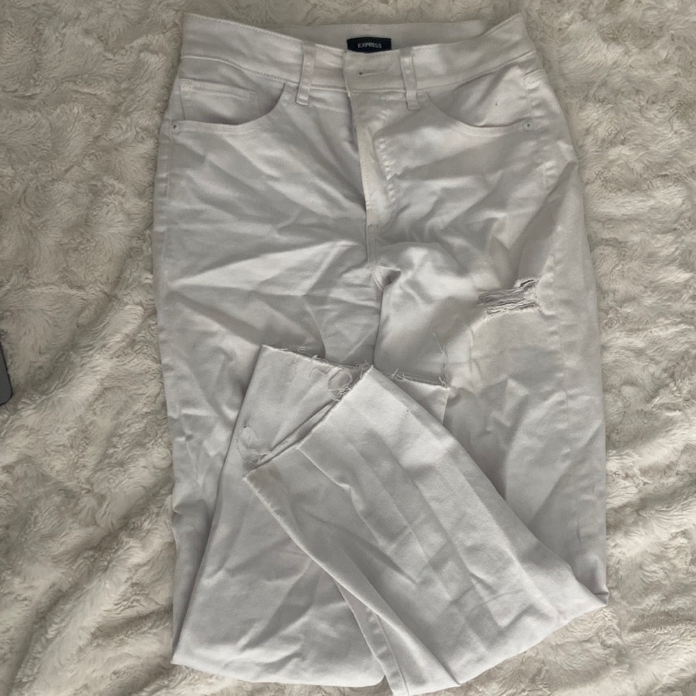 ADORABLE STRAIGHT LEG WHITE JEANS